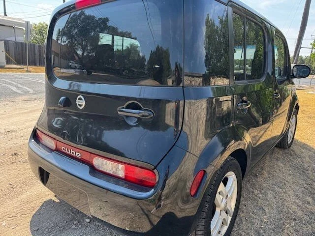 2010 Nissan Cube - Image 11 of 20