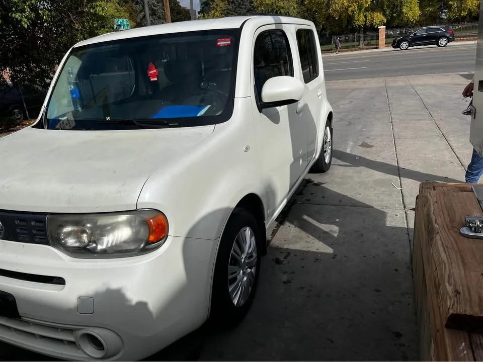 2010 Nissan Cube - Image 2 of 4