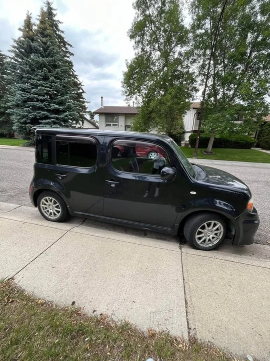 2010 Nissan Cube - Image 2 of 10