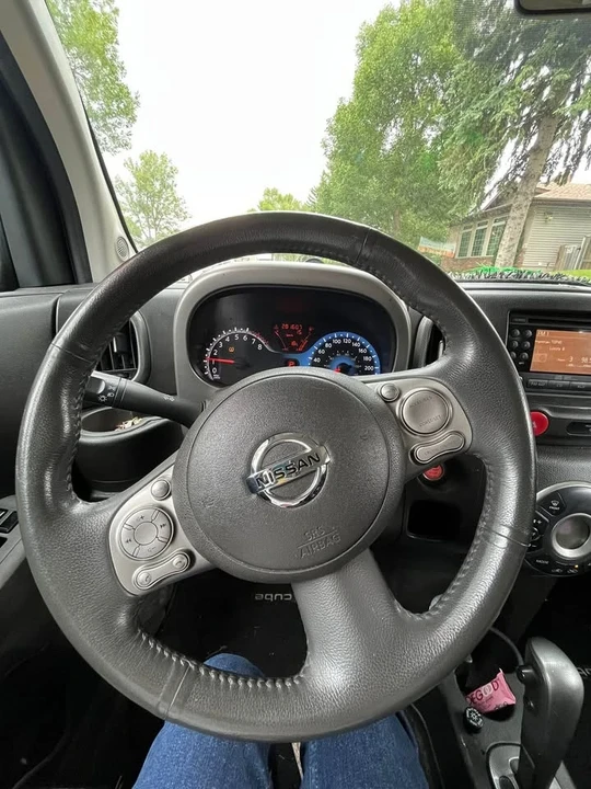 2010 Nissan Cube - Image 9 of 10