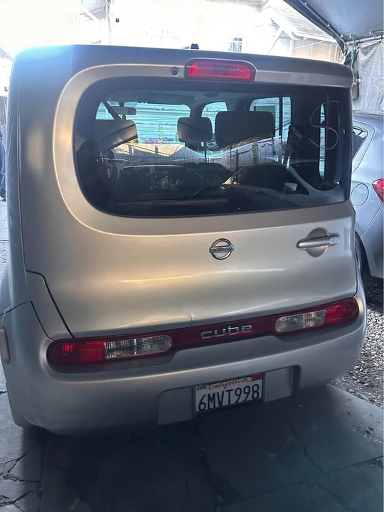 2010 Nissan Cube - Image 2 of 4