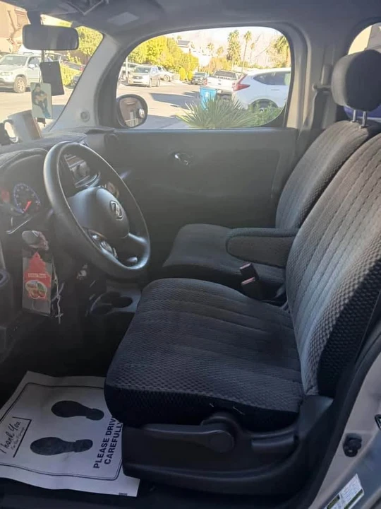 2010 Nissan Cube - Image 9 of 10