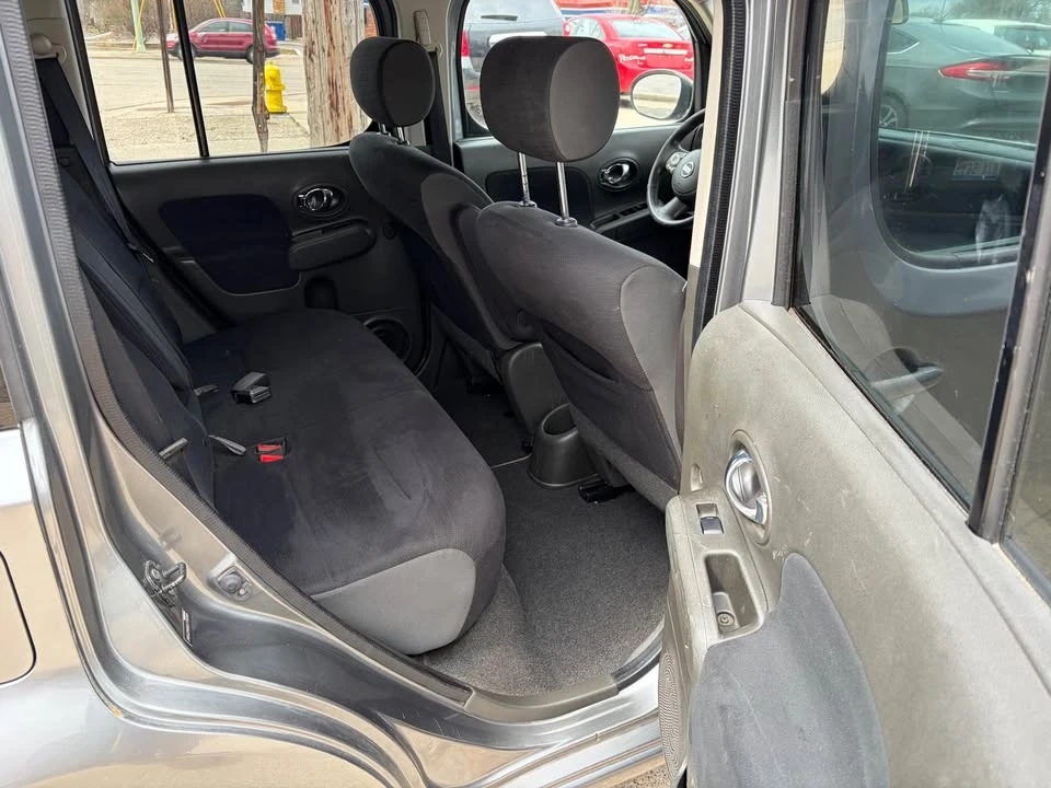 2010 Nissan Cube - Image 13 of 14