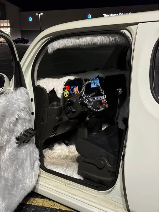 2010 Nissan Cube - Image 11 of 11