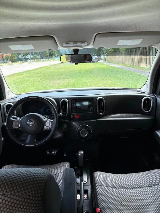 2010 Nissan Cube - Image 12 of 14