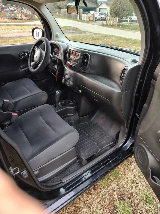2010 Nissan Cube - Image 6 of 8