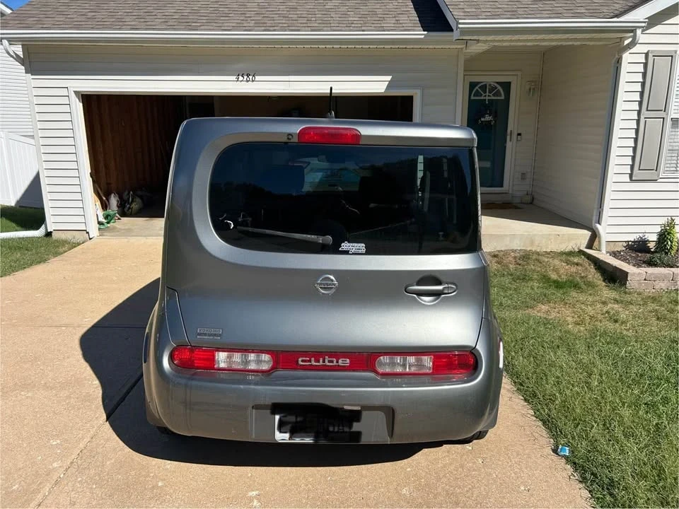 2010 Nissan Cube - Image 2 of 9