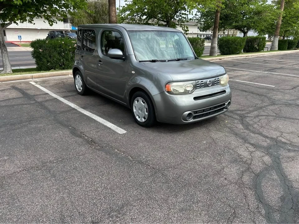 2010 Nissan Cube - Image 2 of 11