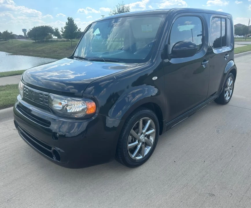 2010 Nissan Cube - Image 2 of 10