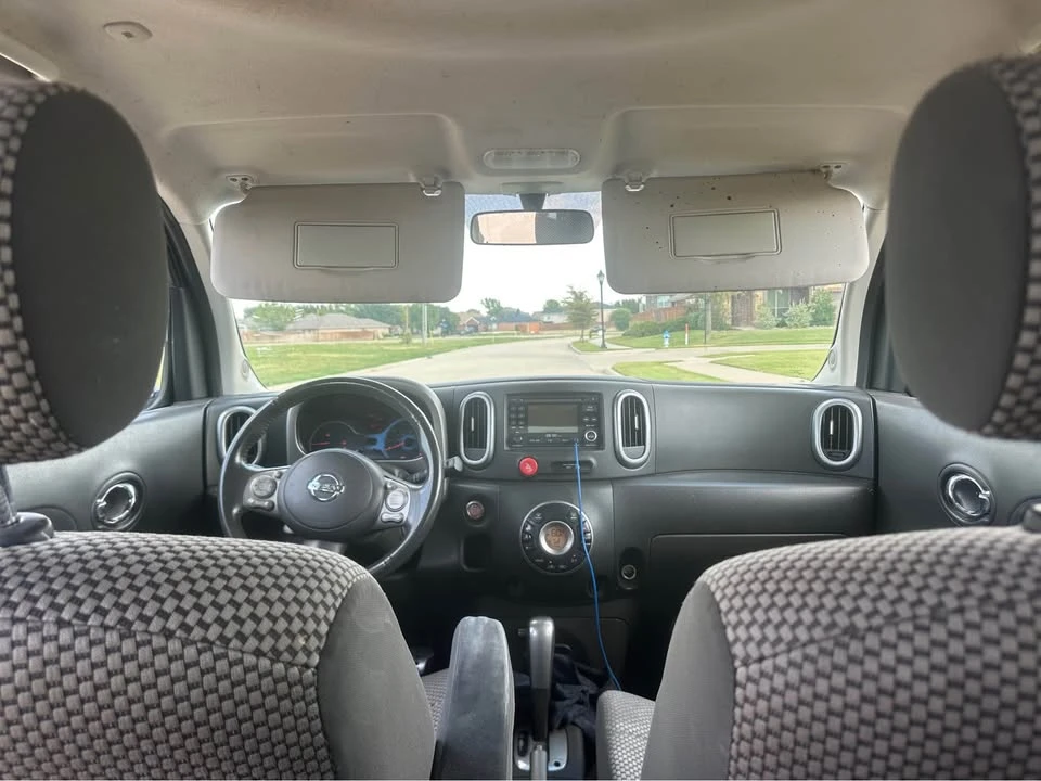2010 Nissan Cube - Image 6 of 10