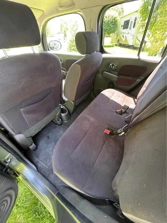 2010 Nissan Cube - Image 11 of 12