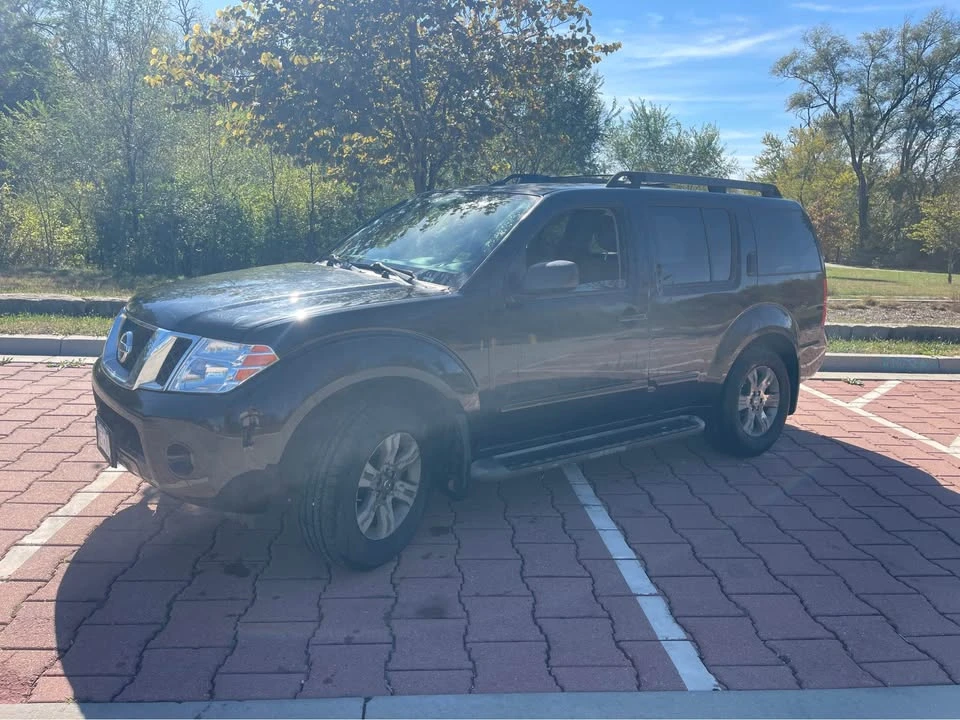 2010 Nissan Pathfinder 3rd Gen - Image 4 of 16
