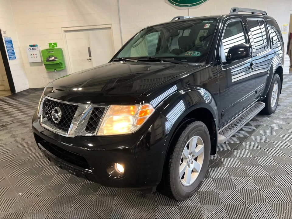 2010 Nissan Pathfinder 3rd Gen - Image 3 of 10