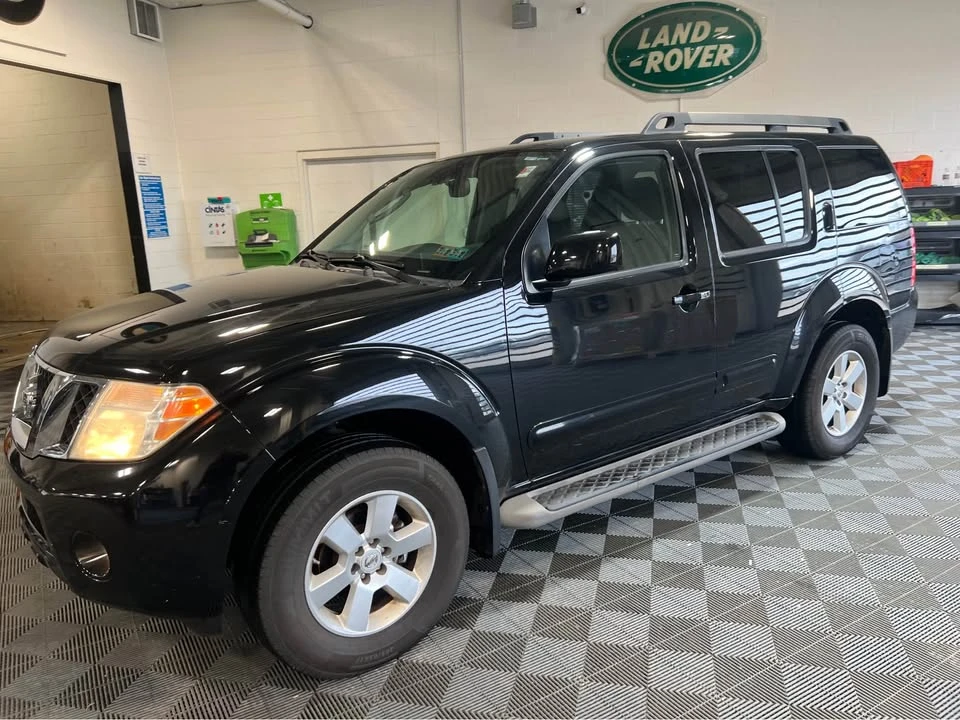 2010 Nissan Pathfinder 3rd Gen - Image 2 of 10