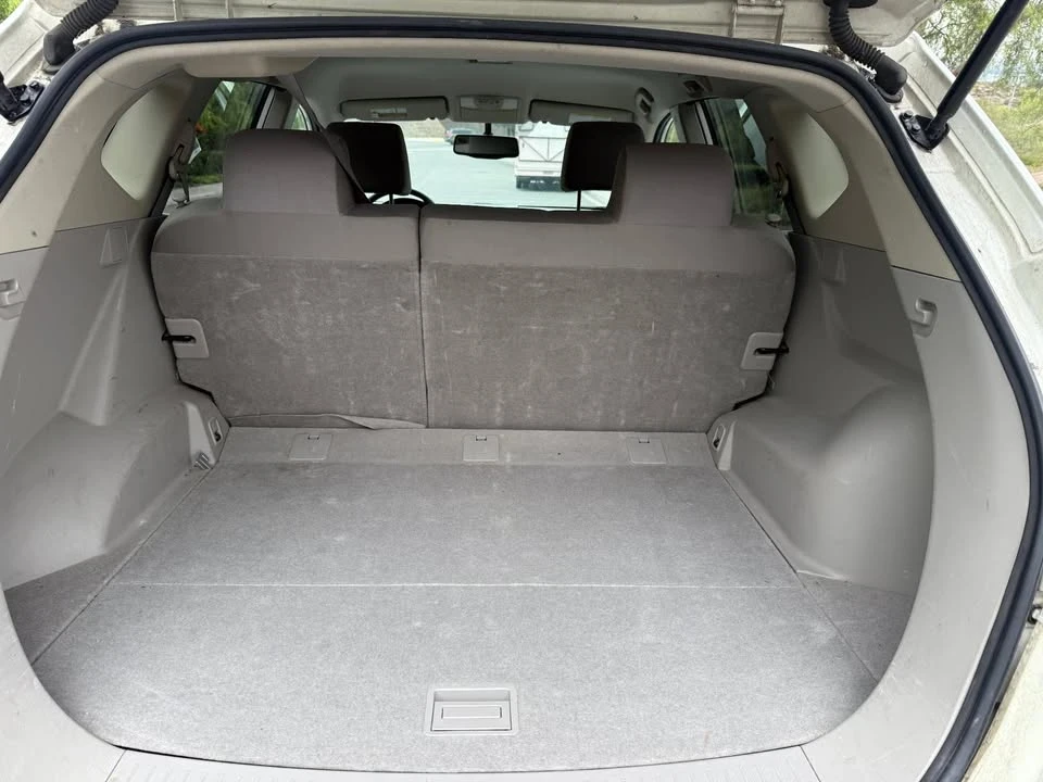 2010 Nissan Rogue - Image 11 of 12