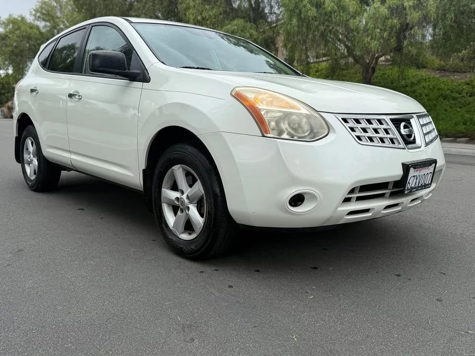 2010 Nissan Rogue - Image 2 of 12