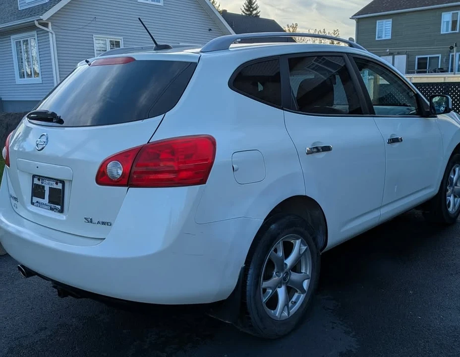 2010 Nissan Rogue - Image 7 of 12
