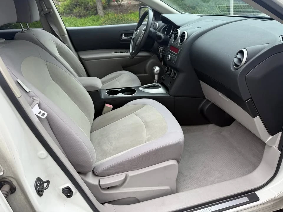2010 Nissan Rogue - Image 9 of 12