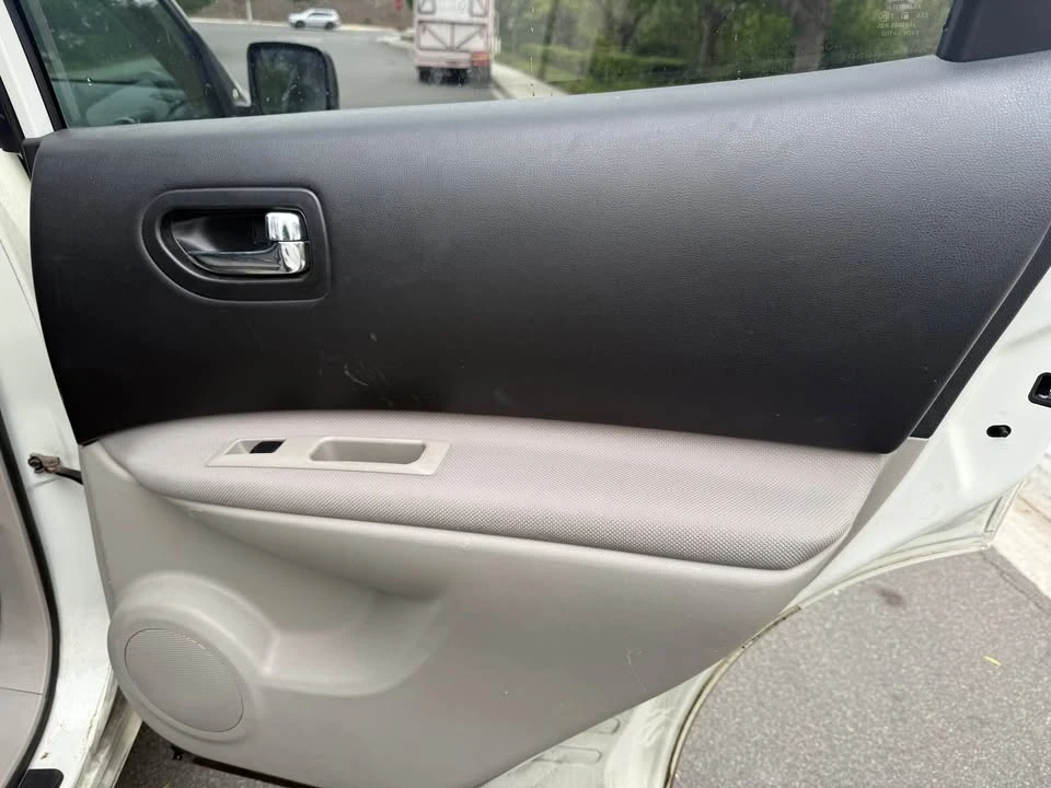 2010 Nissan Rogue - Image 8 of 12