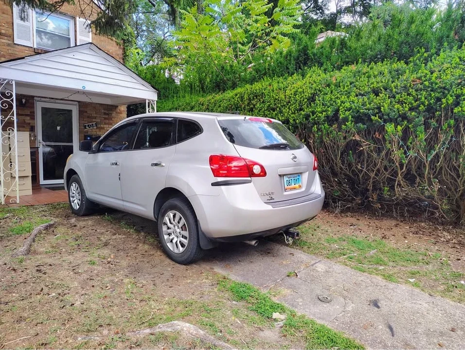 2010 Nissan Rogue - Image 3 of 6