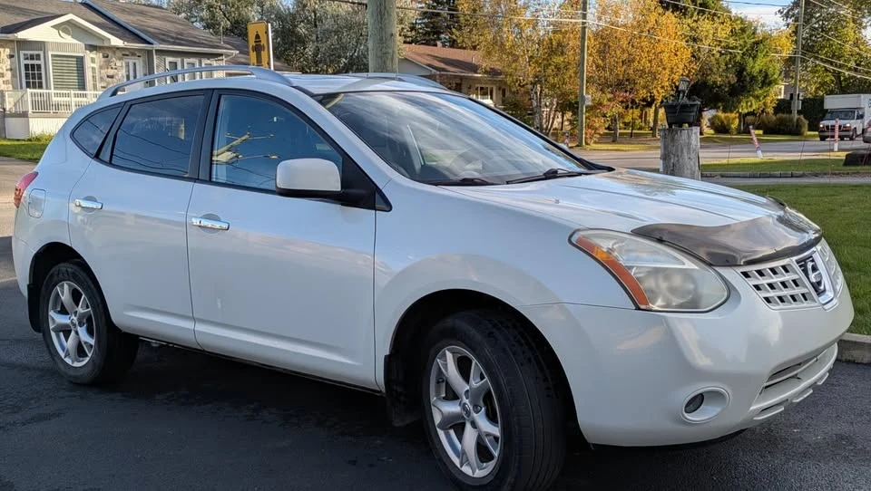 2010 Nissan Rogue - Image 3 of 12