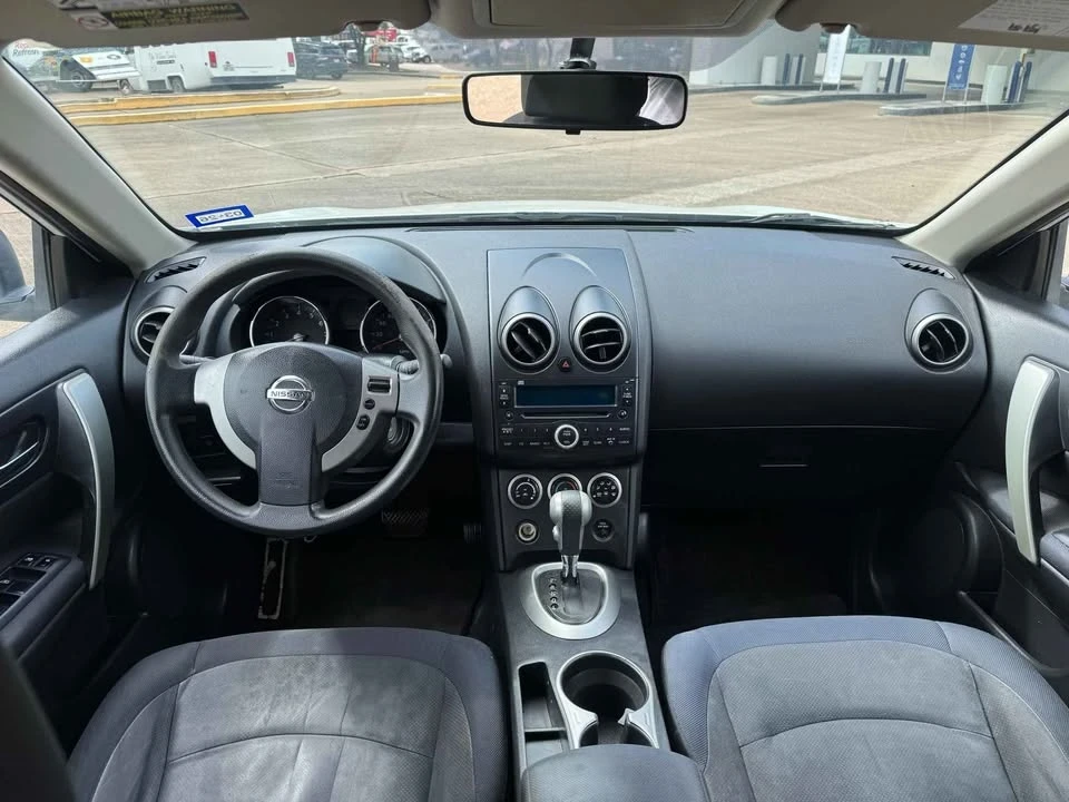 2010 Nissan Rogue - Image 7 of 10