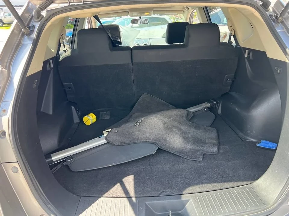 2010 Nissan Rogue - Image 11 of 13