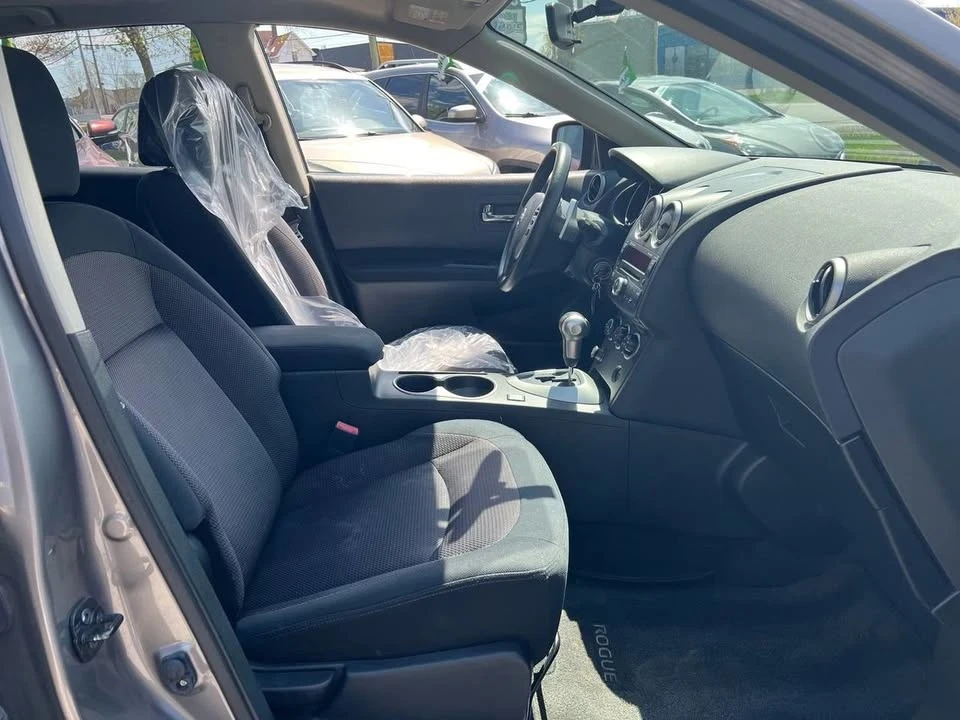 2010 Nissan Rogue - Image 8 of 13