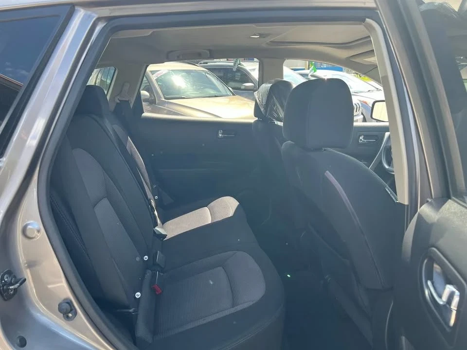 2010 Nissan Rogue - Image 9 of 13