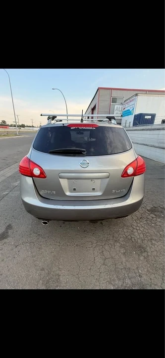 2010 Nissan Rogue - Image 3 of 9