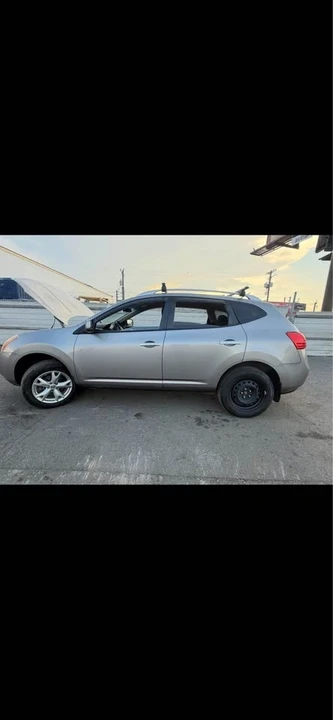 2010 Nissan Rogue - Image 2 of 9