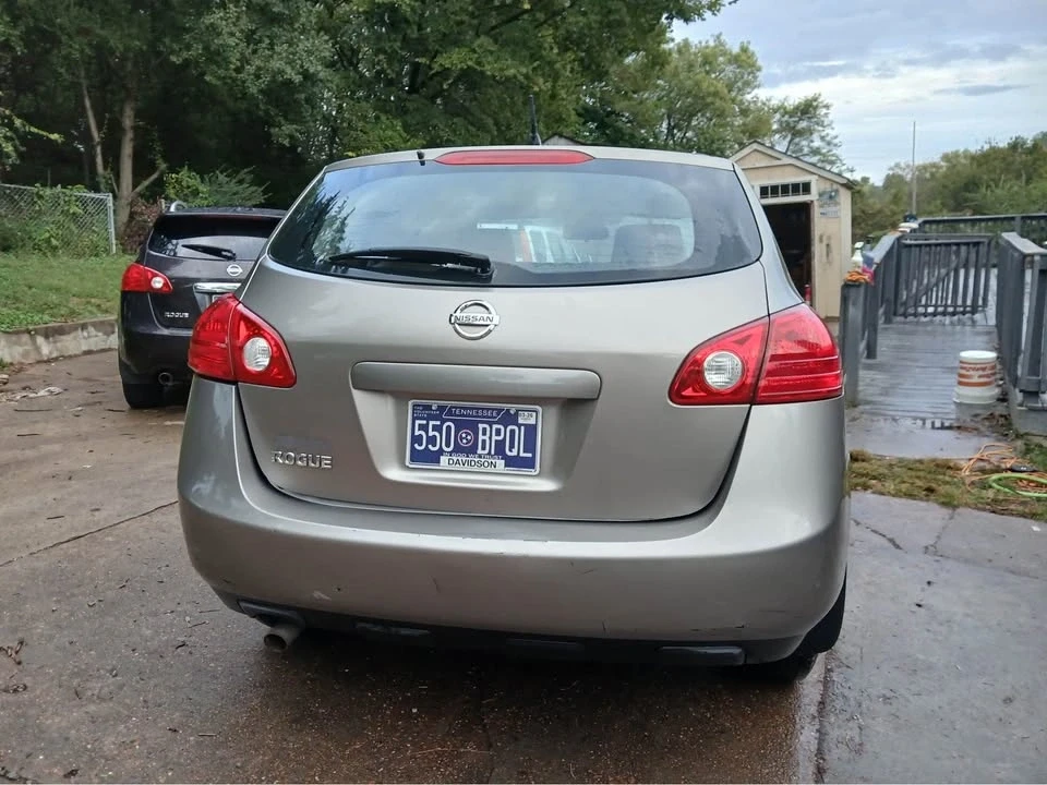 2010 Nissan Rogue - Image 7 of 12