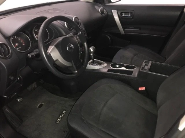 2010 Nissan Rogue - Image 3 of 4