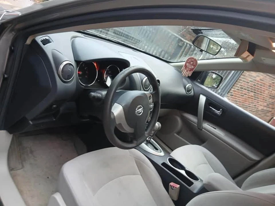 2010 Nissan Rogue - Image 11 of 12