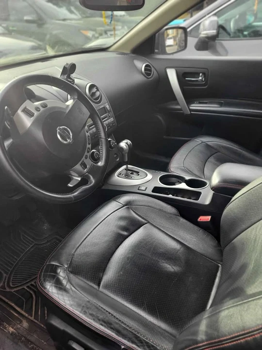 2010 Nissan Rogue - Image 8 of 9