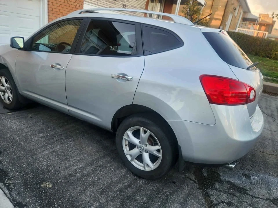 2010 Nissan Rogue - Image 5 of 11