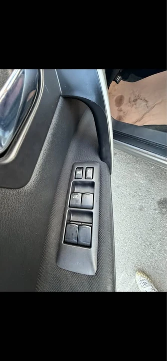 2010 Nissan Rogue - Image 8 of 10