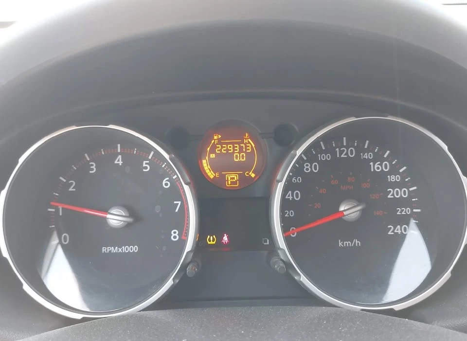 2010 Nissan Rogue - Image 6 of 9
