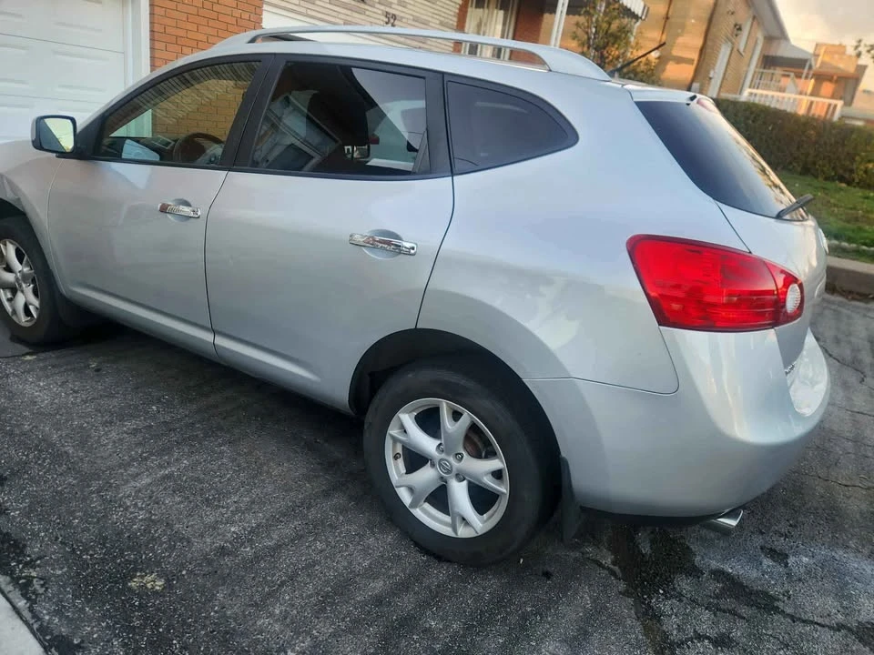 2010 Nissan Rogue - Image 7 of 10