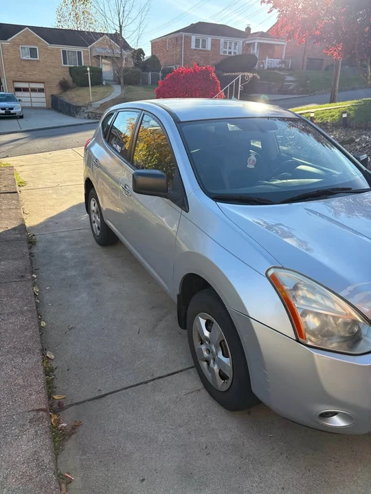 2010 Nissan Rogue - Image 5 of 7