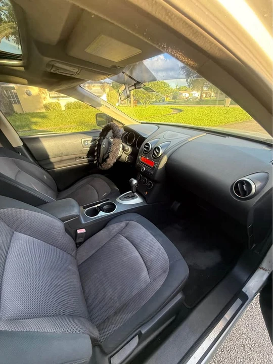 2010 Nissan Rogue - Image 7 of 10