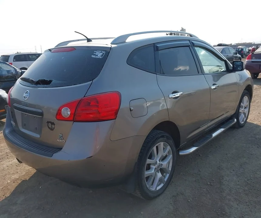 2010 Nissan Rogue - Image 8 of 9