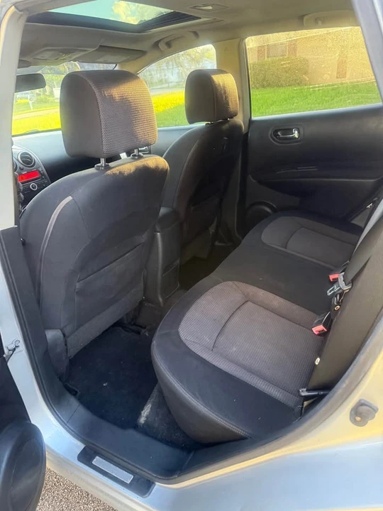 2010 Nissan Rogue - Image 6 of 10
