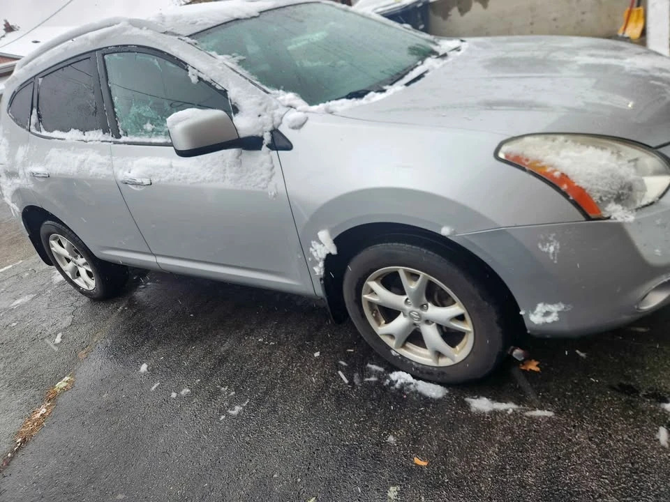 2010 Nissan Rogue - Image 2 of 6