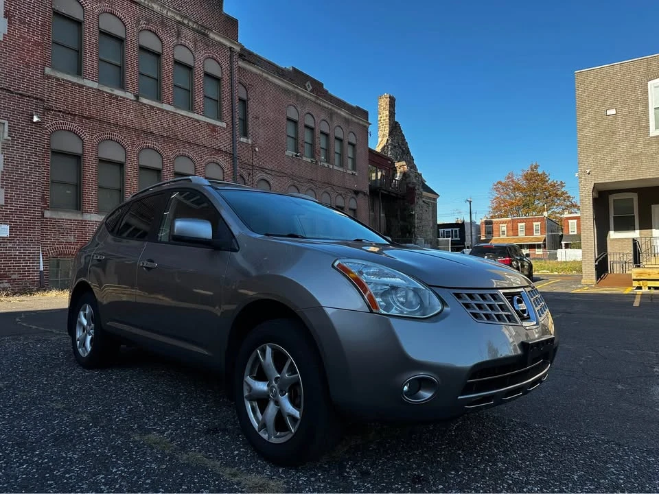 2010 Nissan Rogue - Image 2 of 9