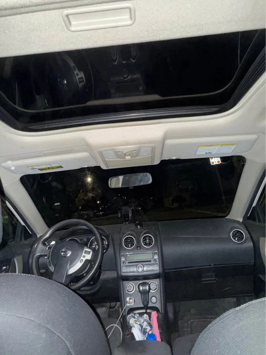 2010 Nissan Rogue - Image 5 of 6