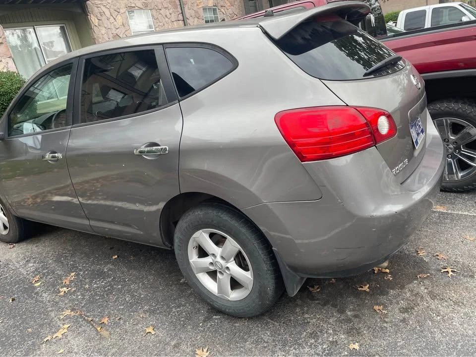 2010 Nissan Rogue - Image 3 of 5