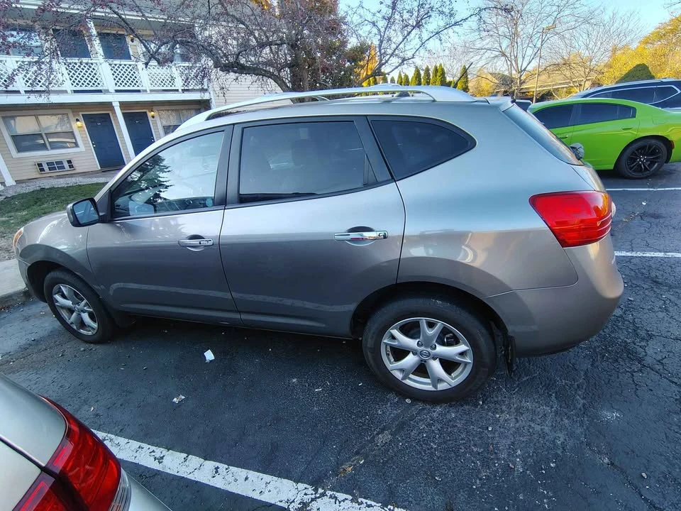 2010 Nissan Rogue - Image 4 of 8