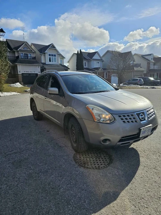 2010 Nissan Rogue - Image 2 of 7