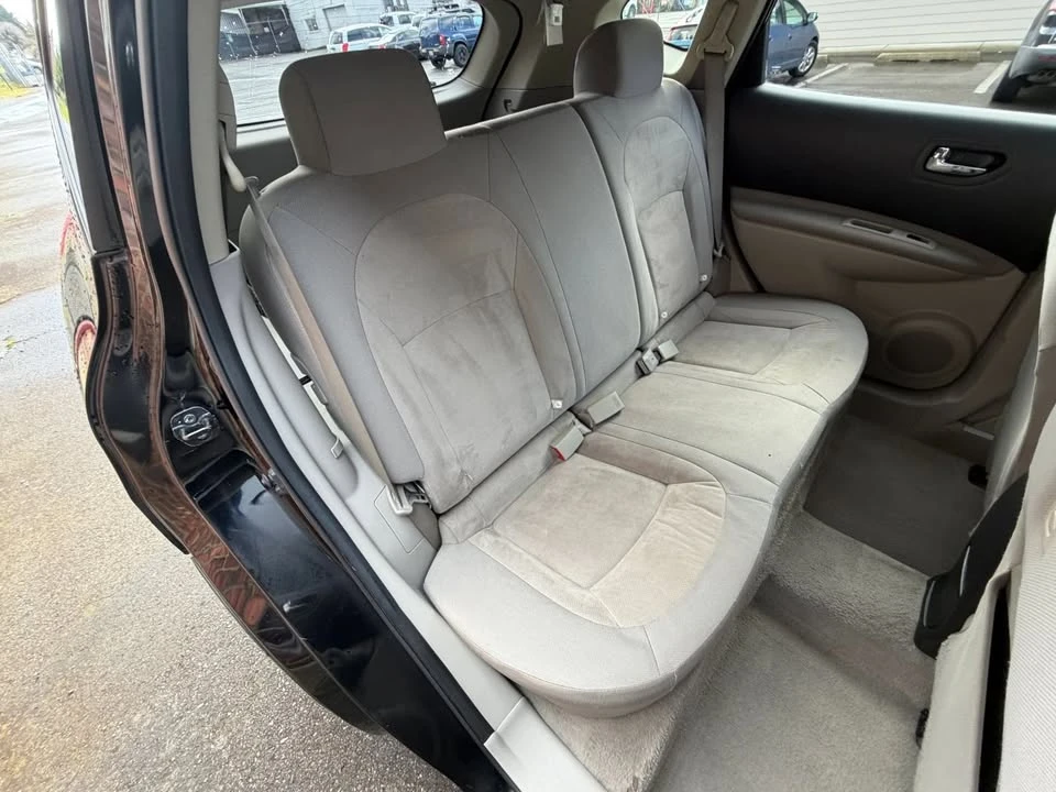 2010 Nissan Rogue - Image 11 of 15